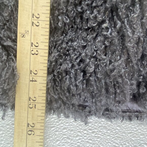 Womens 1X Faux Fur Shaggy Boho Chic Fluffy Oversized 2 Tone Vest by Forever 21+ - Picture 6 of 9